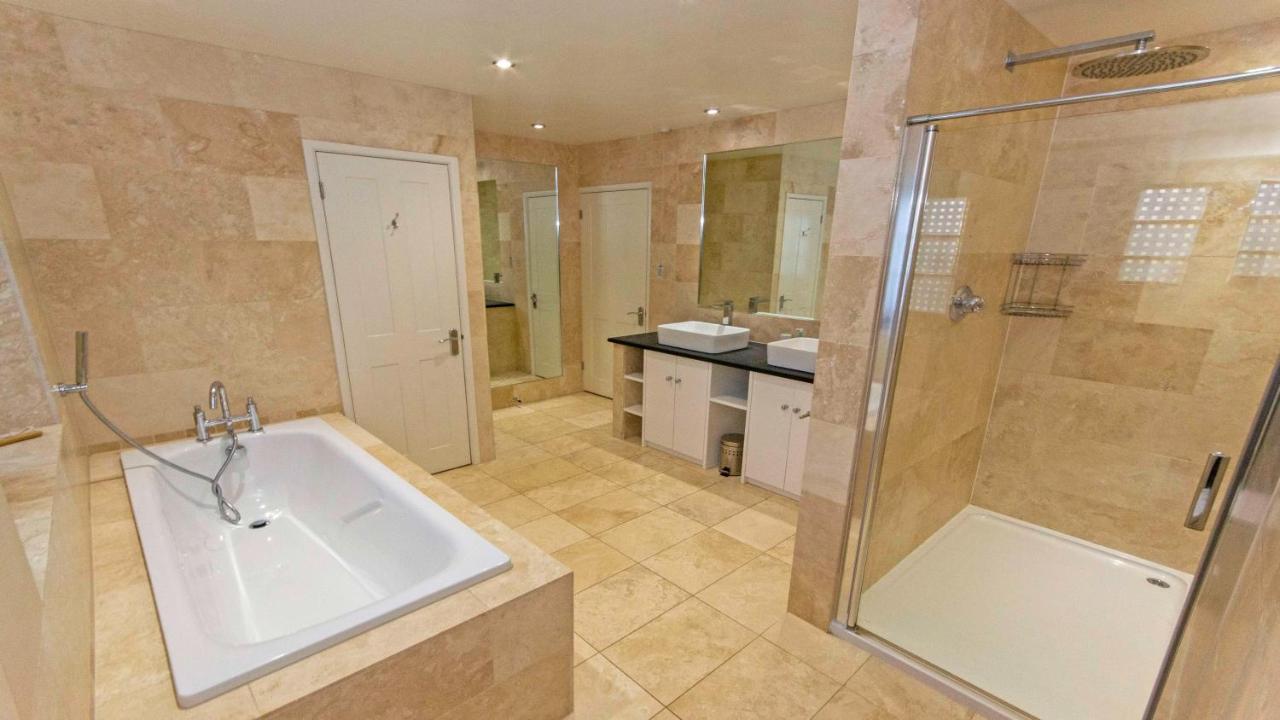 Crowborough Farm - Impressive & Sophisicated Home Surrounded By Unspoilt Countryside In Georgeham - Dog Friendly, Sleeps 14 ภายนอก รูปภาพ