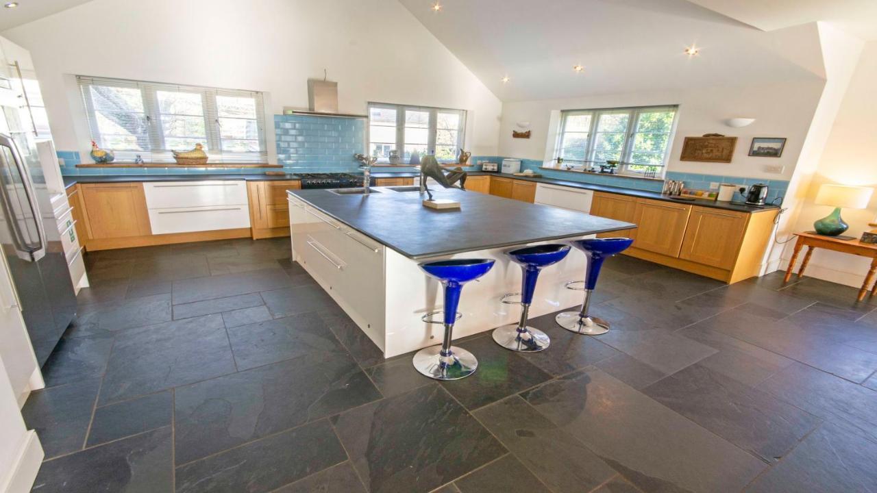Crowborough Farm - Impressive & Sophisicated Home Surrounded By Unspoilt Countryside In Georgeham - Dog Friendly, Sleeps 14 ภายนอก รูปภาพ